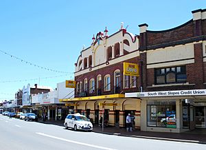 West Wyalong Globe Hotel 002