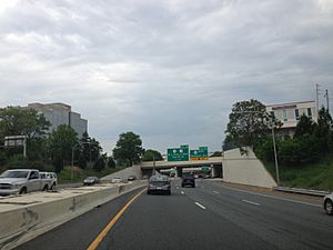 2014-05-12 18 11 20 View south along Interstate 95 entering Wilmington, Delaware