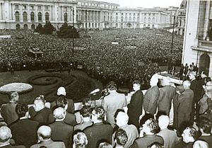 Adunare Piaţa Palatului August 1968