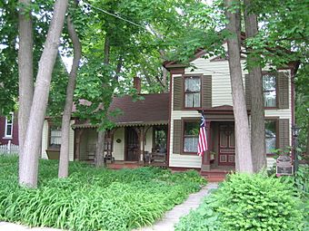 Belvidere Il Lampert Wildflower House4.jpg