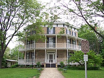 Octagon House.JPG