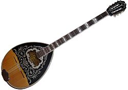 Bouzouki tetrachordo.jpg