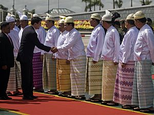 Burmese SPDC members greet Abhisit Vejjajiva