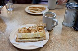 Café con leche and tostadas.jpg