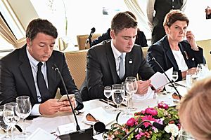 Informal Lunch-BRATISLAVA SUMMIT 16 SEPTEMBER 2016 (29637459391)