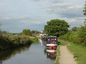 Trent mersey canal near branston water park.jpg