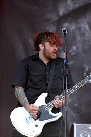 W1921-Hellfest2014 Seether ShaunMorgan 87691.JPG