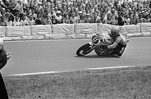 250cc Kenny Roberts (USA) (11) in actie, Bestanddeelnr 927-2905