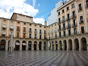 Alcoi, la plaça de dins.jpg