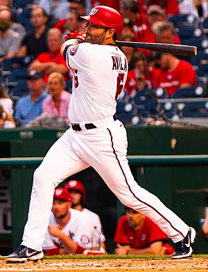 Alex Avila swinging (51294786352) (cropped).jpg