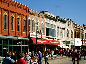 Stores around the Courthouse square