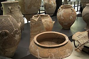 Large pottery, Sicily, 1500-1200 BC, AM Syracuse, 121338