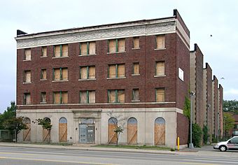 Somerset Apartments Detroit MI.jpg