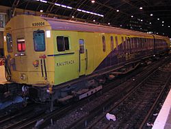 930004 at London Victoria