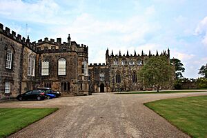 Auckland Castle - geograph.org.uk - 1896444.jpg