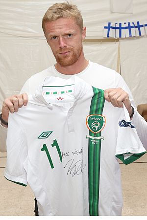 Damien Duff and his brother Sergeant Gerry Duff visit the troops of the Irish 106 Battalion in Tibnine Lebanon (7514324536).jpg