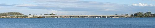 Mount Henry Bridge, April 2006