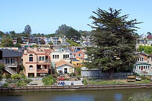 Capitola (15771264102)