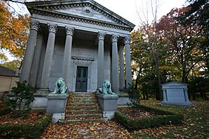 Mount Pleasant Cemetery, Eaton, Toronto 3121