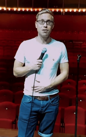 Russell Howard 2017 (cropped).png