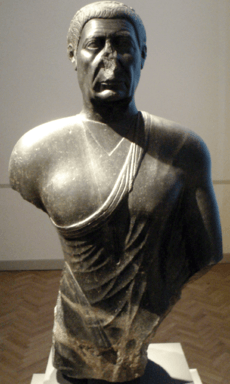 StatueOfHorSonOfTutu