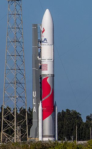 Vulcan Centaur rollout (Peregrine) (cropped).jpg