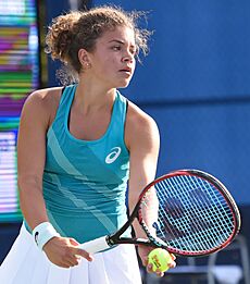 2017 US Open Tennis - Qualies - Miyu Kato (JAP) def. Jasmine Paolini (ITA) (36391473470) (cropped)