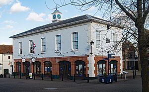 Alton Town Hall (geograph 5687270)