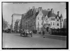 Brokaw House, 5th Ave. LCCN2014695036.tif