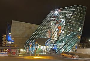 Dresden-Kristallpalast-nigh