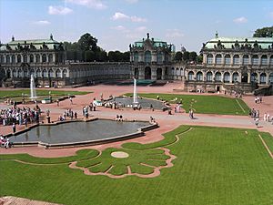 Dresden-Zwinger.courtyard.04