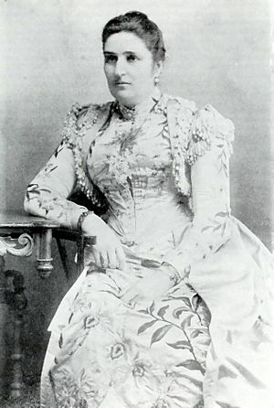 Edith Blake (died 1926).jpg