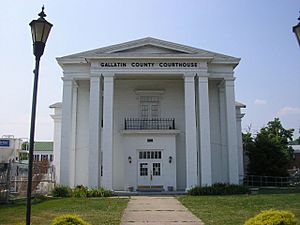 Gallatin County Courthouse in Warsaw