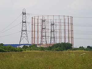 Gasometer & pylons, Tottenham