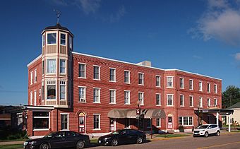 Historic Anderson House Hotel.jpg