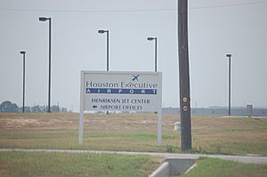 Houston Executive Airport (3)