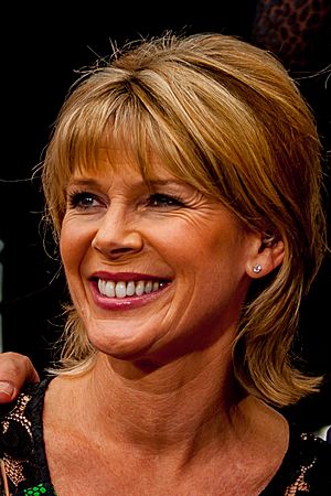 Ruth Langsford (cropped).jpg