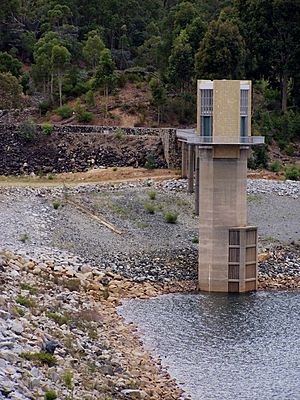 Serpentine dam wa gnangarra.jpg