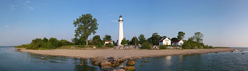 Wind Point Lighthouse at Sunrise