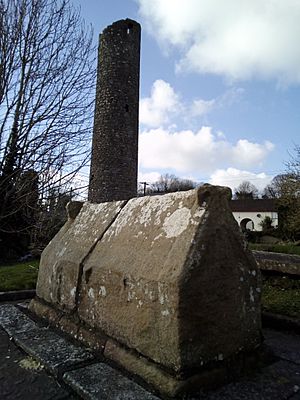 Clones round tower and sarcohagus