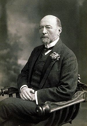 Emil von Behring sitzend.jpg