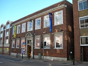 Gillingham Library - geograph.org.uk - 518041