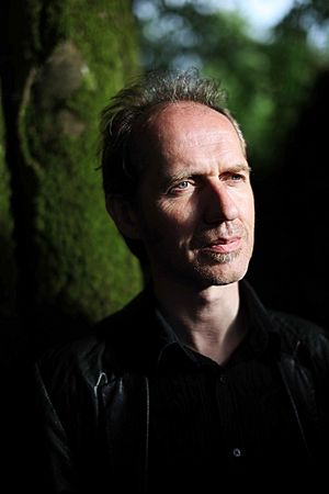 Iarla Ó Lionáird (2011).jpg