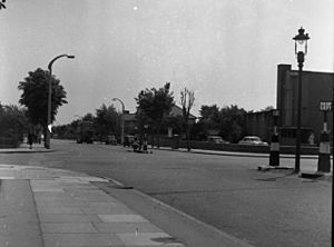 Kenton Library, Harrow, Middlesex - geograph.org.uk - 193880