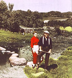 Maureen O'Hara John Wayne from lobby card 4