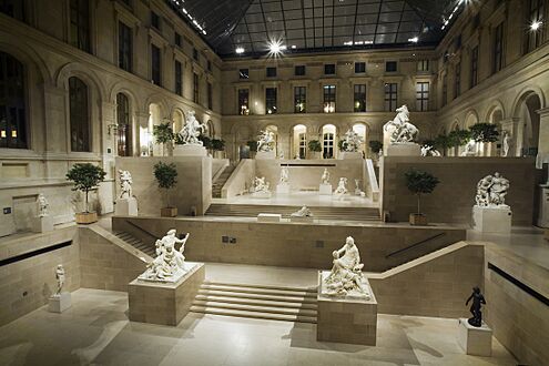 Paris - The Musee Du Louvre main hall by night - 2884