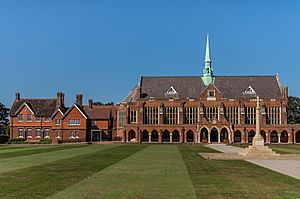 The dining hall, St Johns School (geograph 6276552)