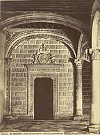 Alcalá de Henares. Puerta interior del Palacio Arzobispal