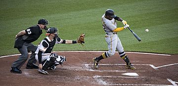 Andrew McCutchen at-bat 2017 (34985040992)