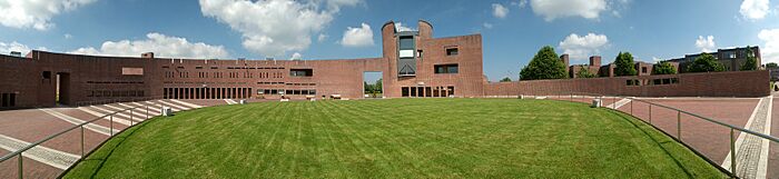 CIT Courtyard pano 6 June 2018 clipped
